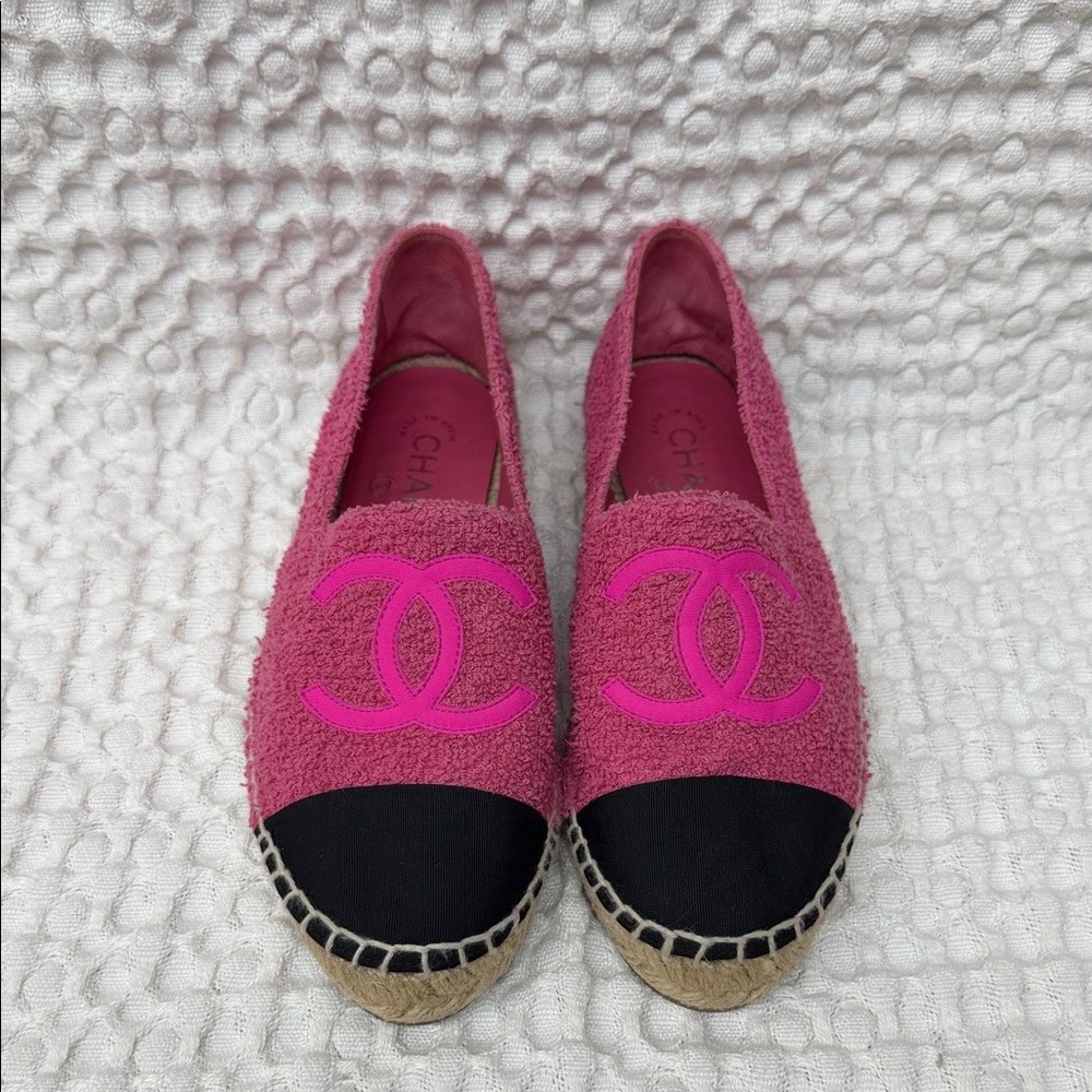 CHANEL Fuchsia and Black Espadrilles